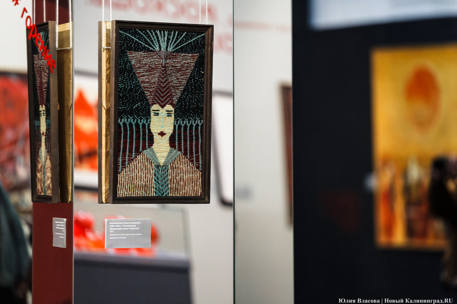 Вселенная смыслов и эмоций: в Музее искусств открылась выставка «Космос красного» (фото)