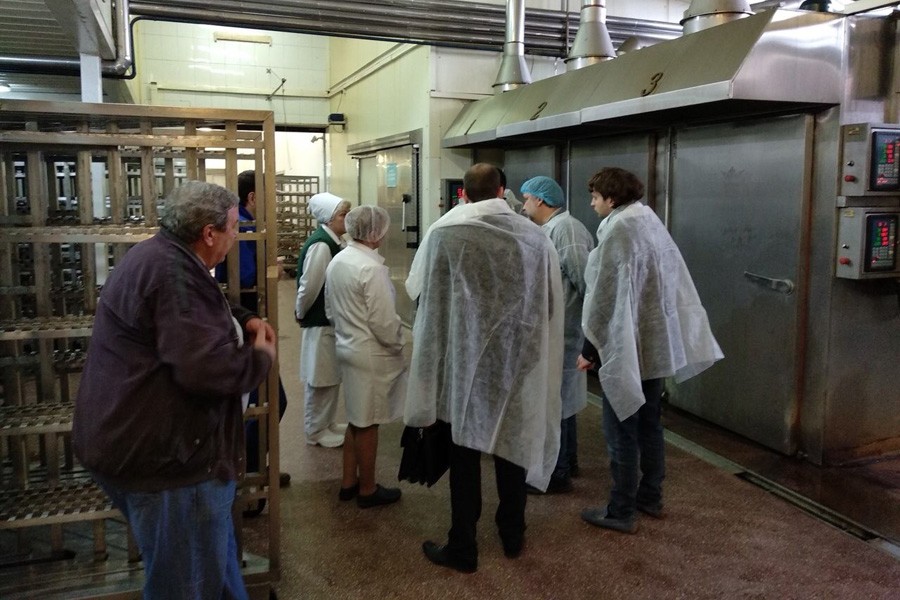 Власти выплатили 12 млн руб. шпротному цеху, закрытому прокуратурой