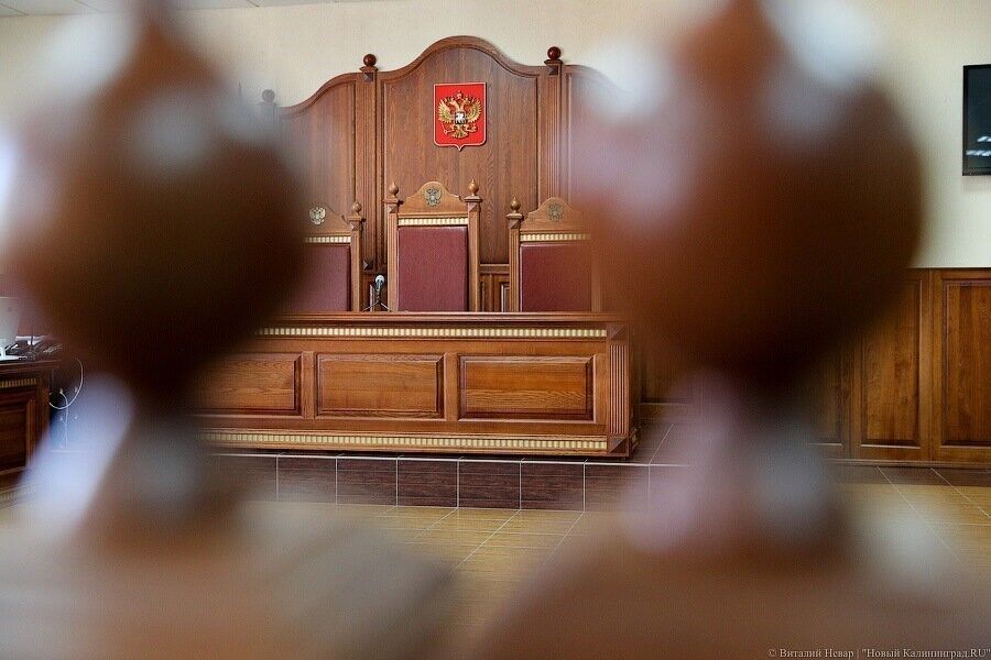 В Славском районе суд досрочно прекратил полномочия депутата в связи с утратой доверия