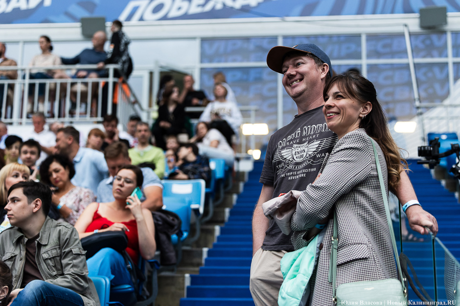 «Звуковая скульптура»: на стадионе «Калининград» устроили саунд-арт-концерт