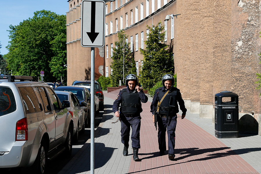 «Шланги, сирены, селфи»: как на Дмитрия Донского, 1, учились спасать всех врио