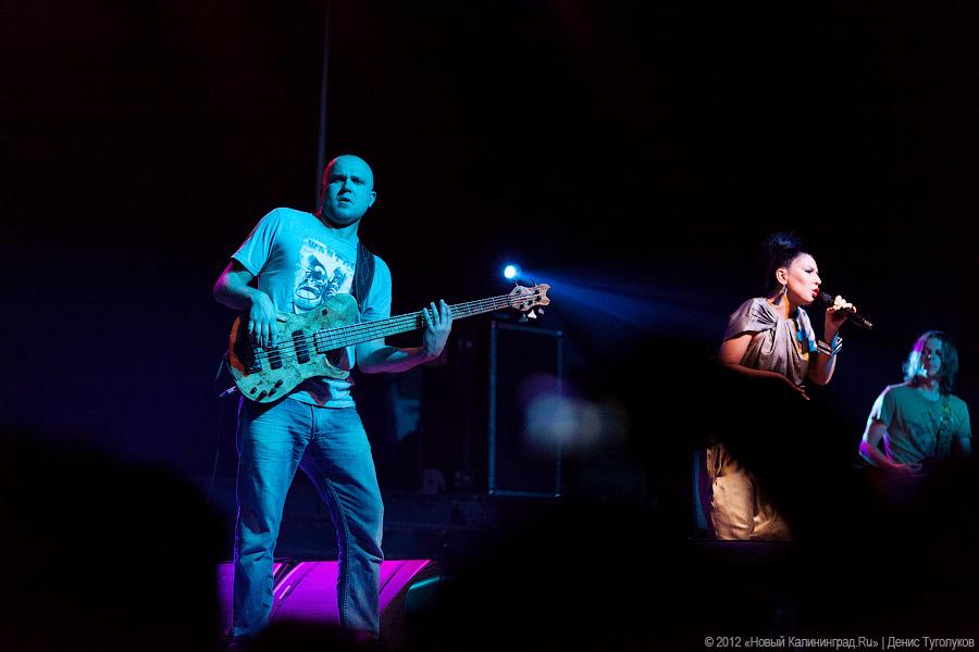 «Ну вот и поговорили»: фоторепортаж с концерта певицы Елки