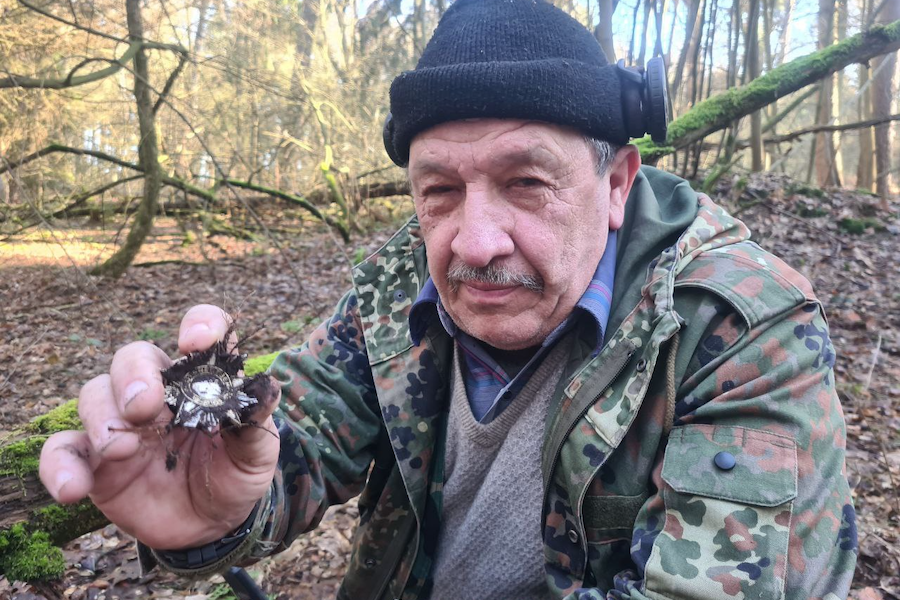 Под Калининградом найден орден советского летчика, сбитого в небе Румынии (фото)