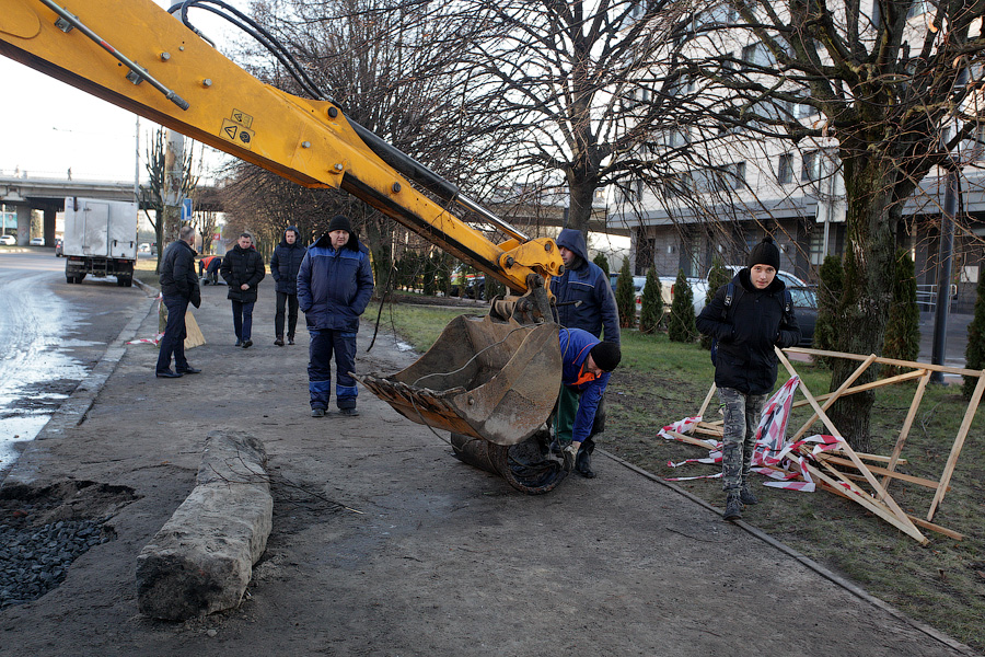 Московскому труба: что случилось на одной из главных дорог города (фото)