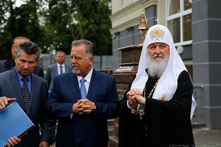 Патриарх и дети: в Калининграде освятили новый корпус православной гимназии 