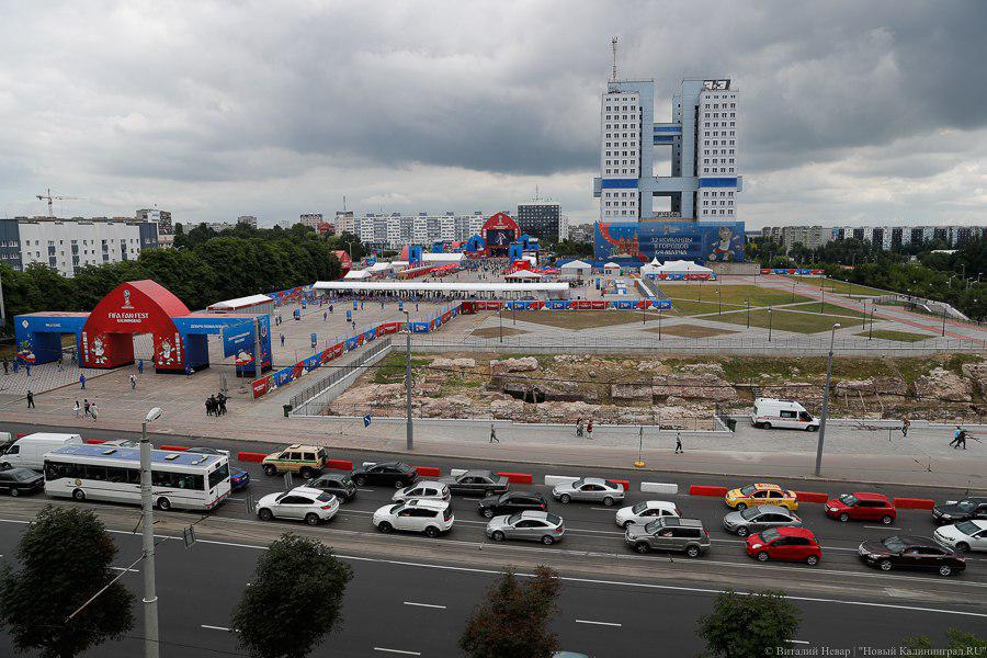 Блогер Варламов нашел в Калининграде «самое бесполезное в мире благоустройство»