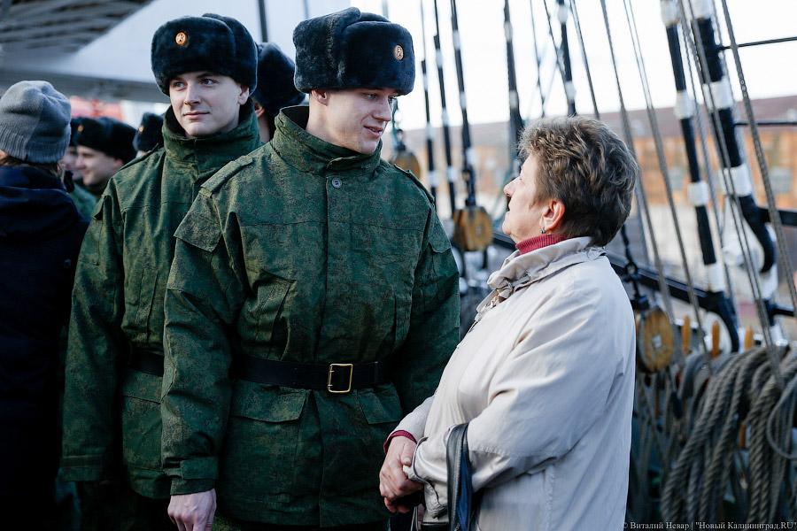 Кремлёвская рать: призывники из Калининграда отправились в Президентский полк