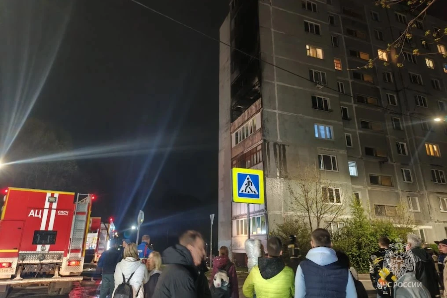 В Калининграде при пожаре из жилого дома эвакуировали 48 человек