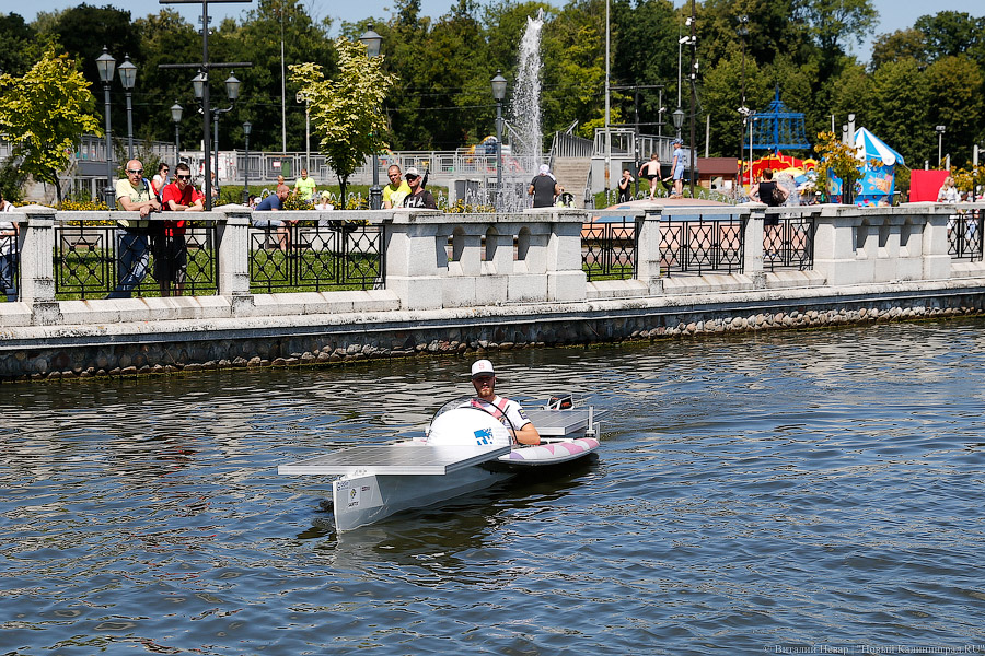 Стартовали: в Калининграде прошли соревнования лодок на солнечных батареях