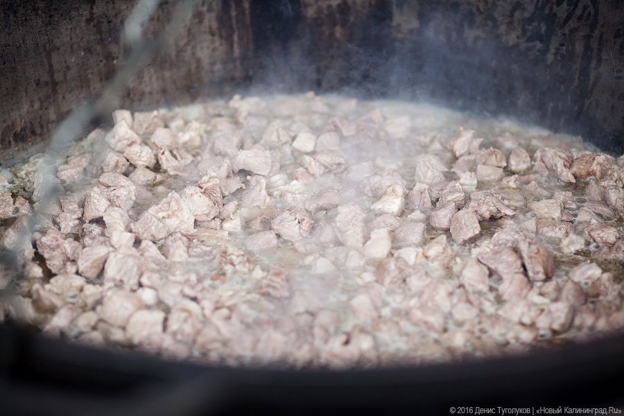 Голодные улицы: чем кормили калининградцев на День города