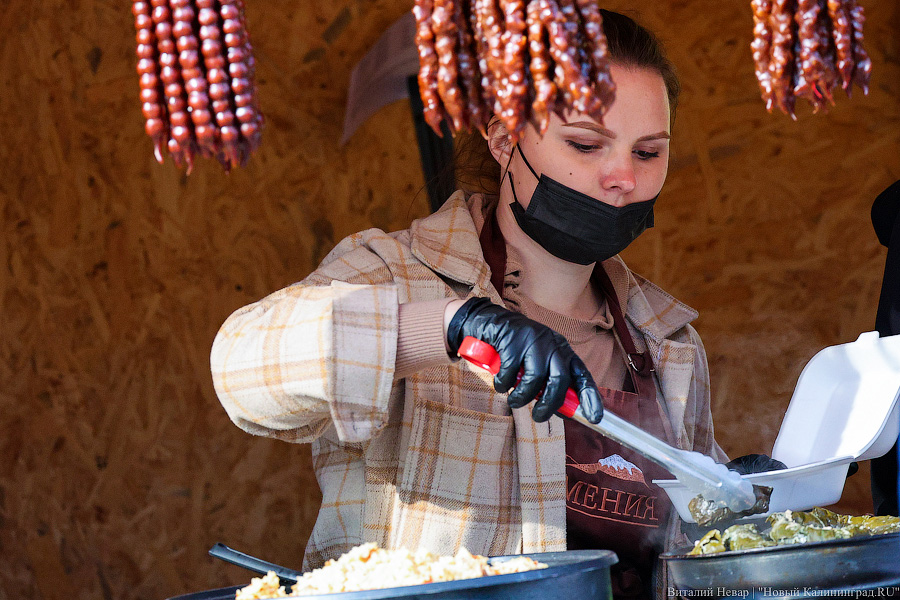 Шашлычок под медлячок: на острове Канта стартовала «Неделя еды и музыки» (фото)