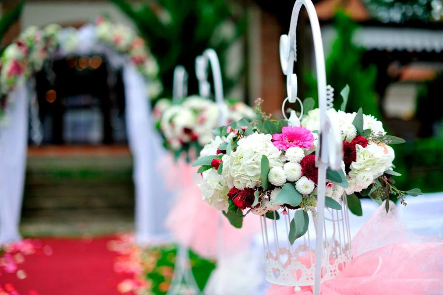 Праздничные букеты и свадебное оформление для идеального торжества 