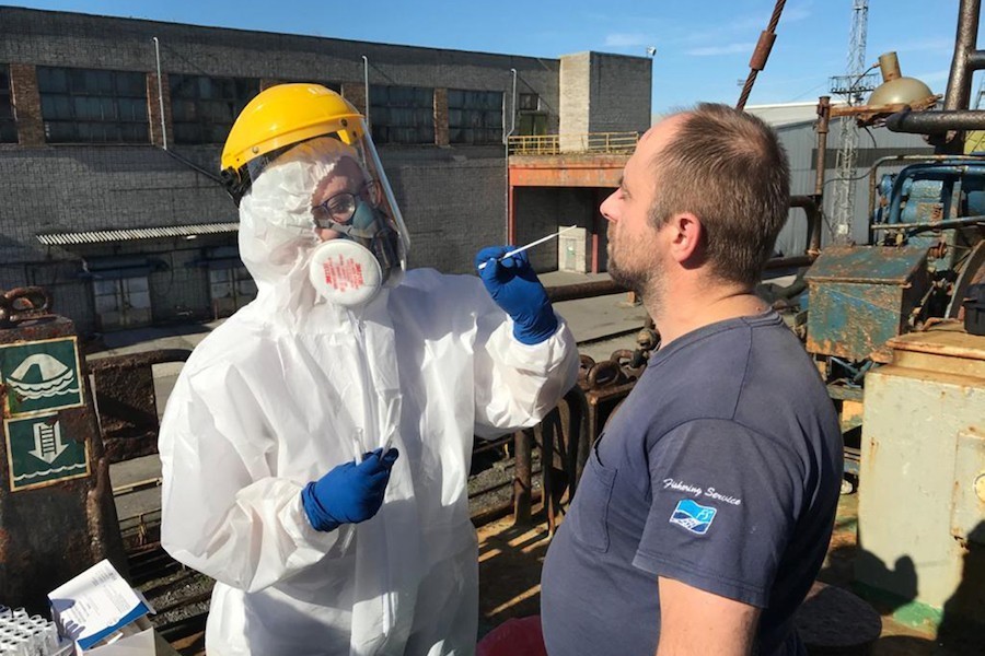 Санитарный контроль: опубликованы фото с борта «коронавирусного» траулера