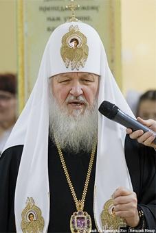 Патриарх Кирилл призвал россиян усыновлять детей  