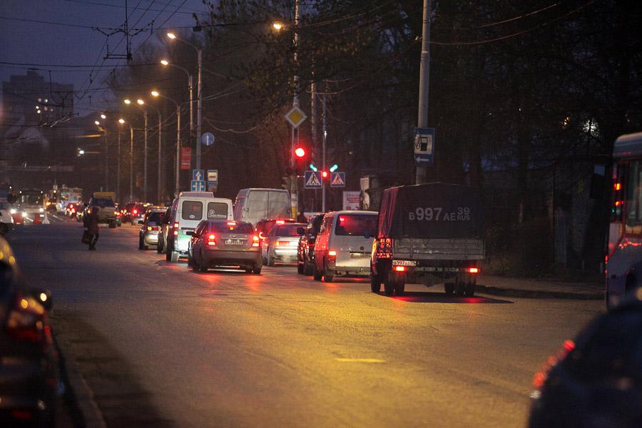 Ад переехал: вместо наполовину перекрытой ул. Дзержинского теперь «стоит» Аллея Смелых