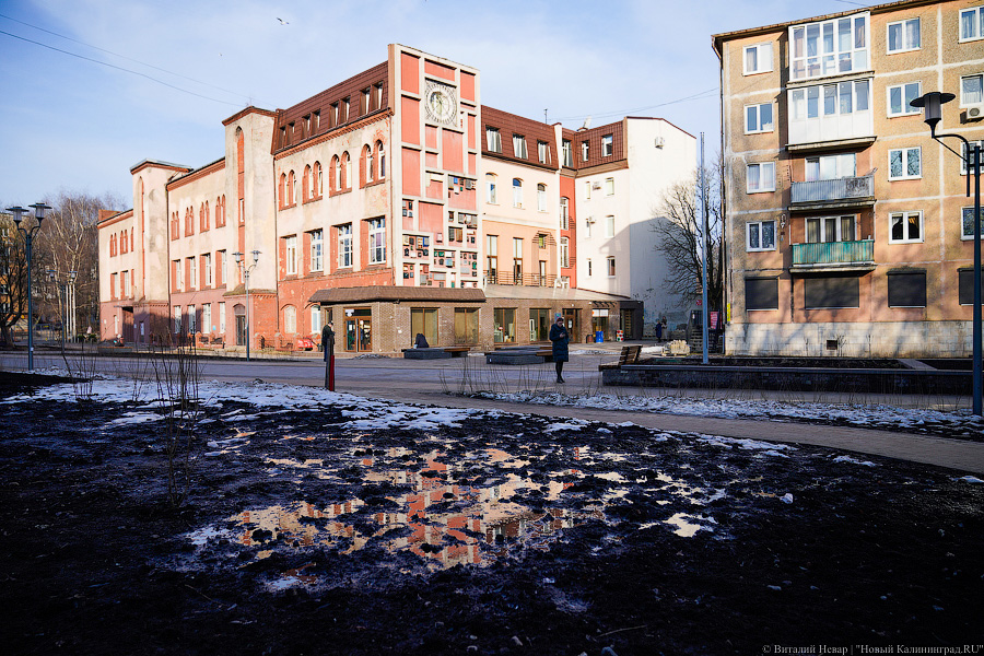 Как выглядит обновленная пешеходная зона на улице Рокоссовского без снега (фото)