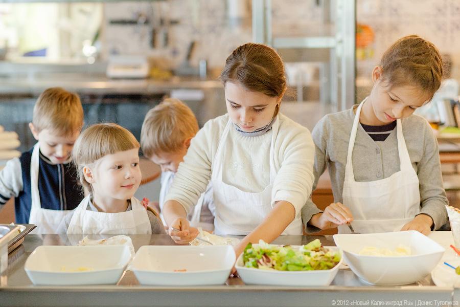 «Детский час»: шеф-повар ресторана «Терраса» Кеннет Линдберг дал мастер-класс детям