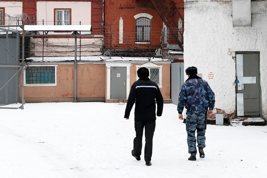 Суд: заключенному в Калининграде добавили срок за помощь при покупке наркотиков