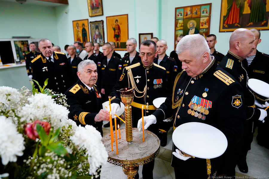 Пушки и «мини-Петр»: в Балтийске прошёл парад в честь Дня Балтфлота (фото)