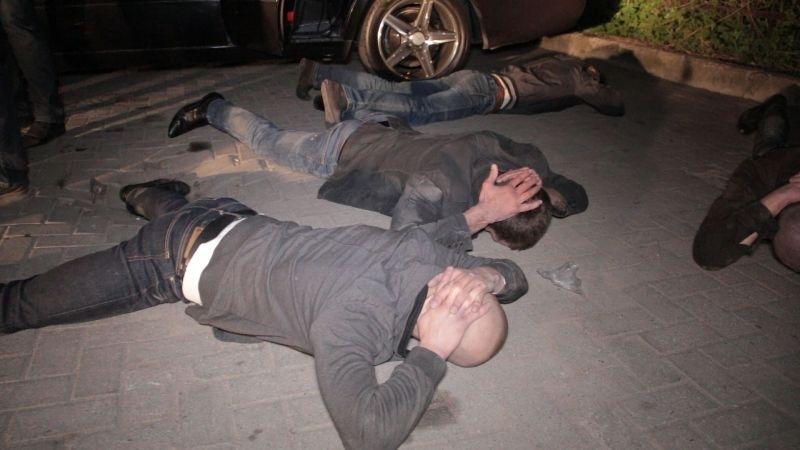 Полиция задержала у ночного клуба в Калининграде мужчину с двумя пистолетами (фото)