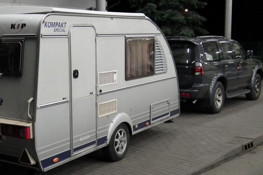При выезде из Польши задержан россиянин с недостоверными документами на автотрейлер