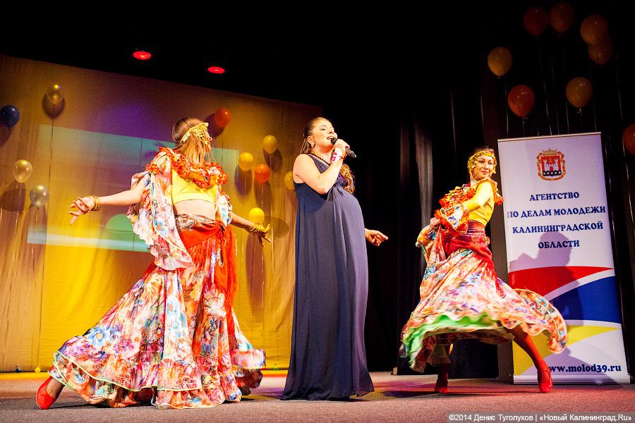 С неуместными шутками: как проходил финал конкурса красоты для будущих мам