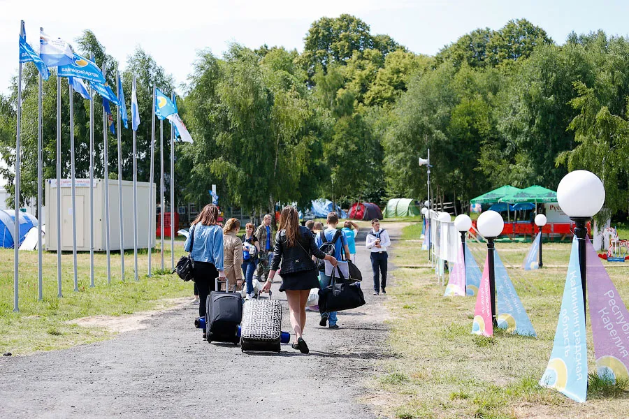 В 2025 году в детских лагерях региона планируют организовать воспитательные смены