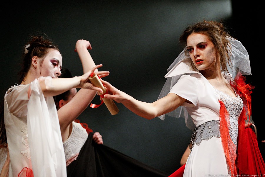 Премьера живых мертвецов: спектакль «Дракула» в Калининградском драмтеатре