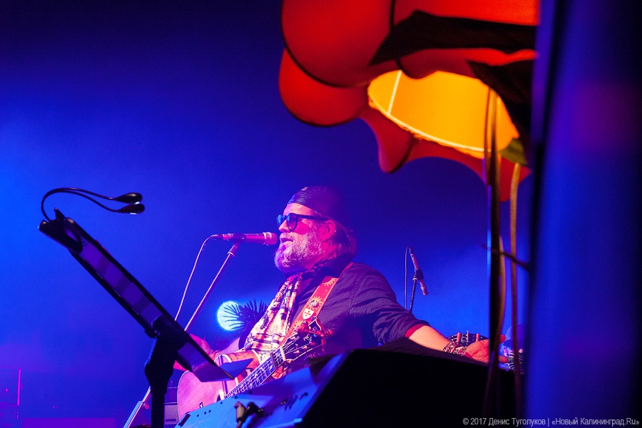 Сказки про тесноту: как «Аквариум» выступил в клубе «Вагонка»