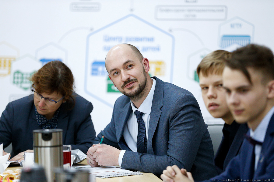 Гениальное место: как Алиханов с одаренными школьниками и IT-шниками общался