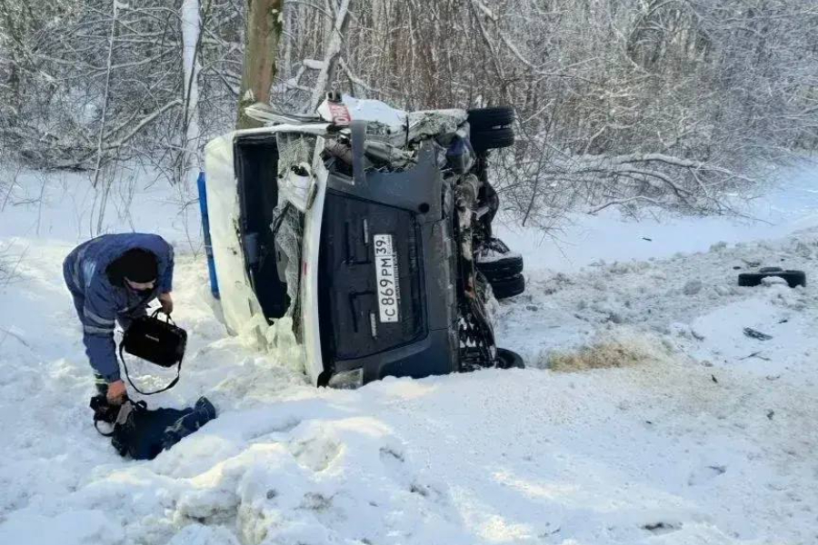 Бригада скорой помощи попала в ДТП под Багратионовском, пострадали трое