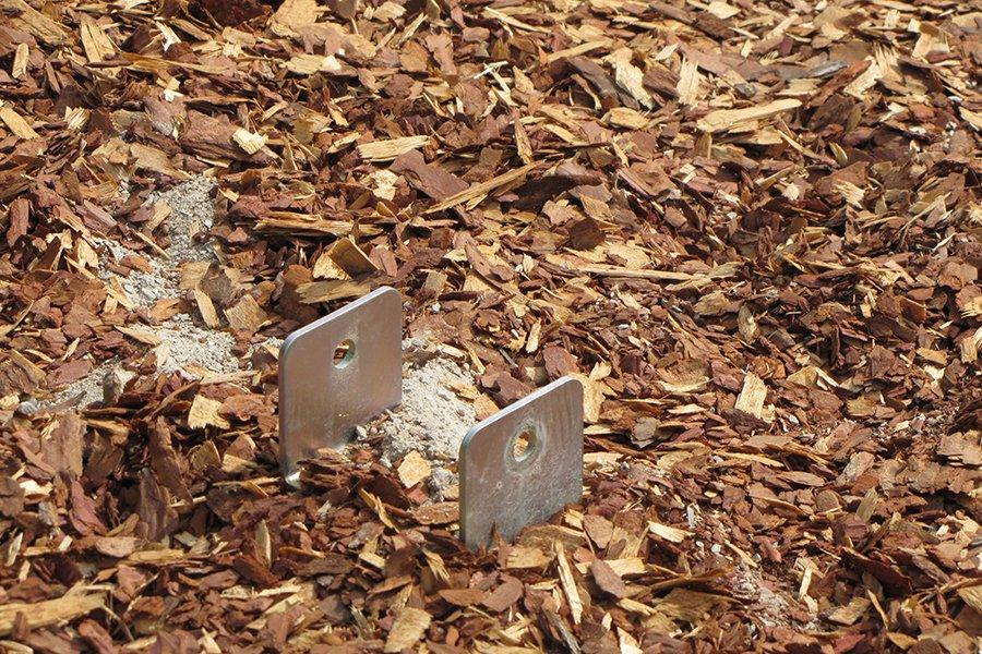 Жители Гусева: около ФОКа власти разобрали новую детскую площадку (фото)