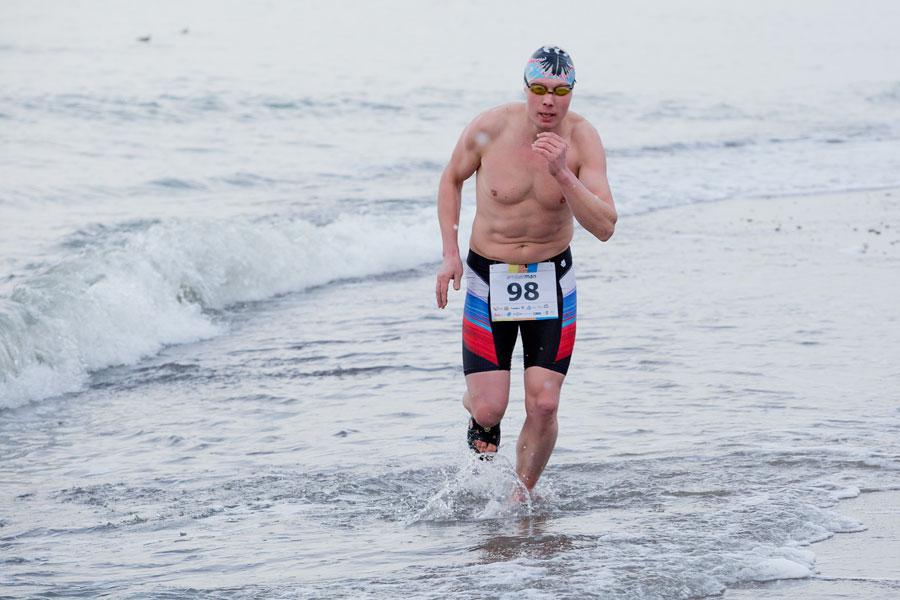 Зимние приключения Амбермена: экстрим-триатлон в Зеленоградске (фото)