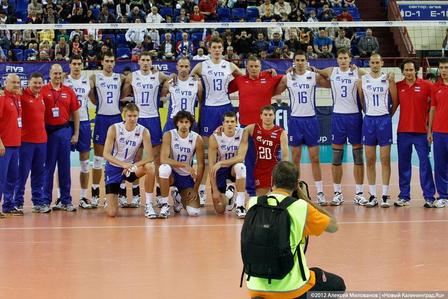 Победа запада над востоком : фоторепортаж с волейбольного матча "Россия-Япония"