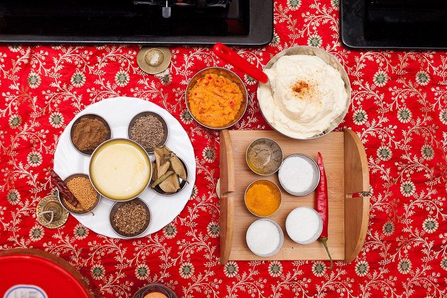 Курица карри и вегетарианский омлет: индийские блюда на «Открытой кухне»