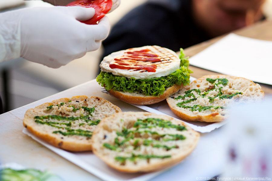 Кант был бы сыт: на острове стартовал «Street Food Weekend-2015»