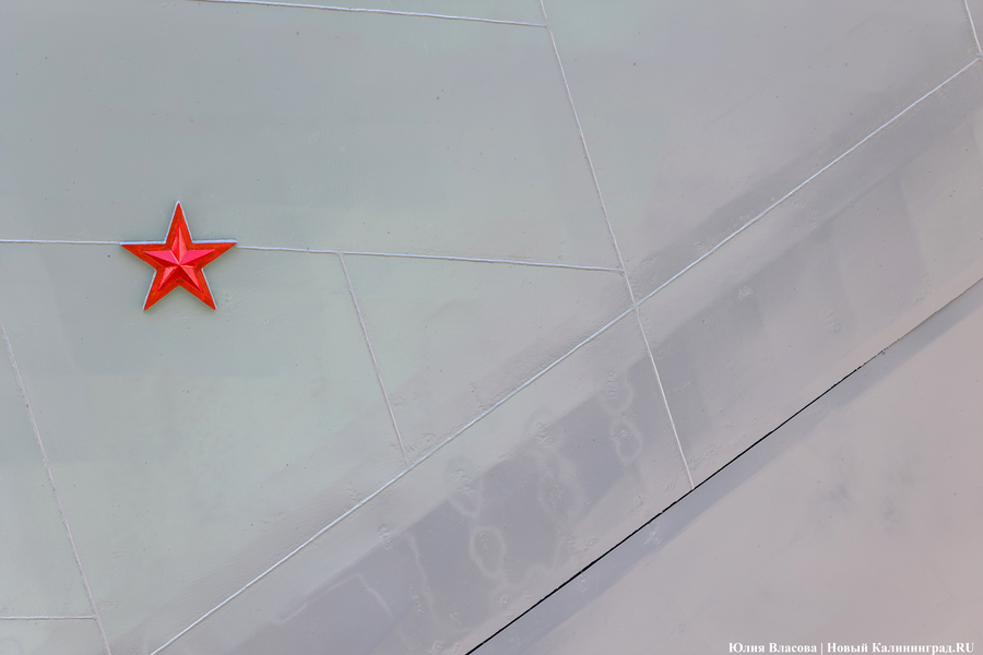 Флагман ВМФ России: в Калининграде спустили на воду большой десантный корабль (фото)