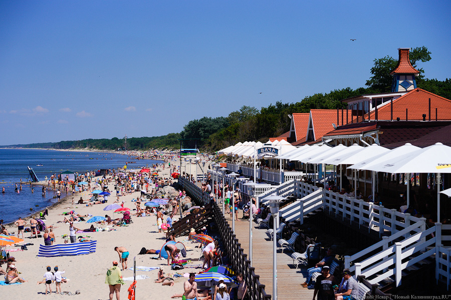 Тесные контакты: пляжи области в жаркие выходные были забиты туристами (фото)