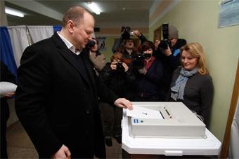 Цуканов: в некоторых муниципалитетах ночью перед выборами были расписаны стены зданий