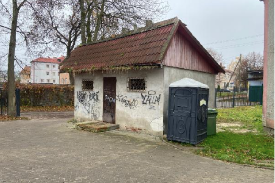 Власти Багратионовска не смогли продать общественный туалет за 26 тыс. рублей