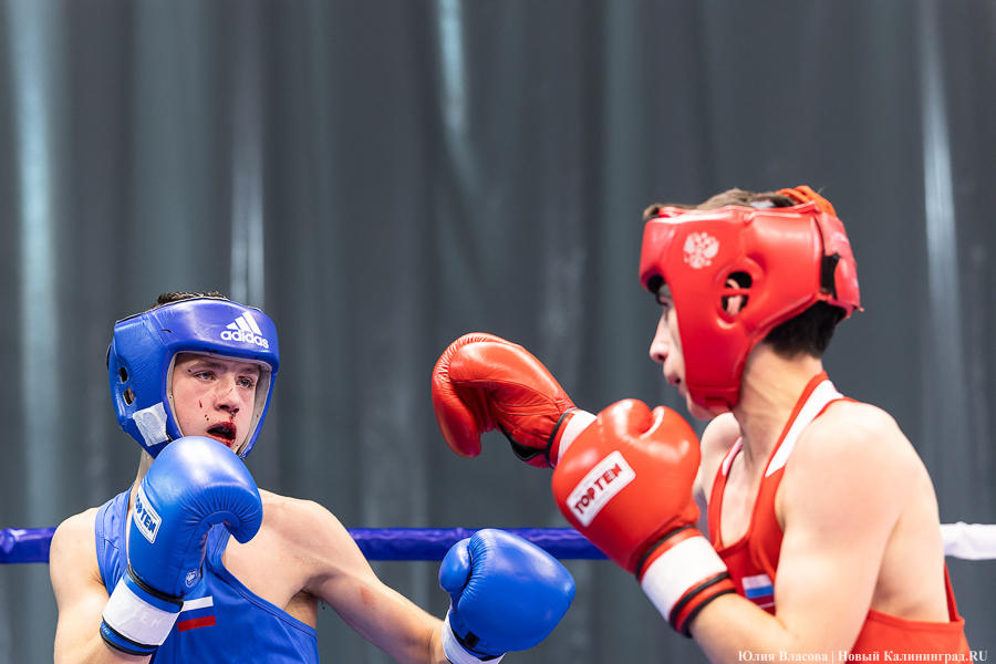Работа над ошибками: в Калининграде провели международные соревнования по боксу (фото)