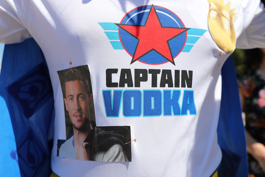 Captain Vodka: болельщики сборных Англии и Бельгии на улицах Калининграда (фото)