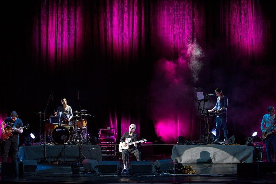 «Белая песня»: фоторепортаж с концерта Светланы Сургановой