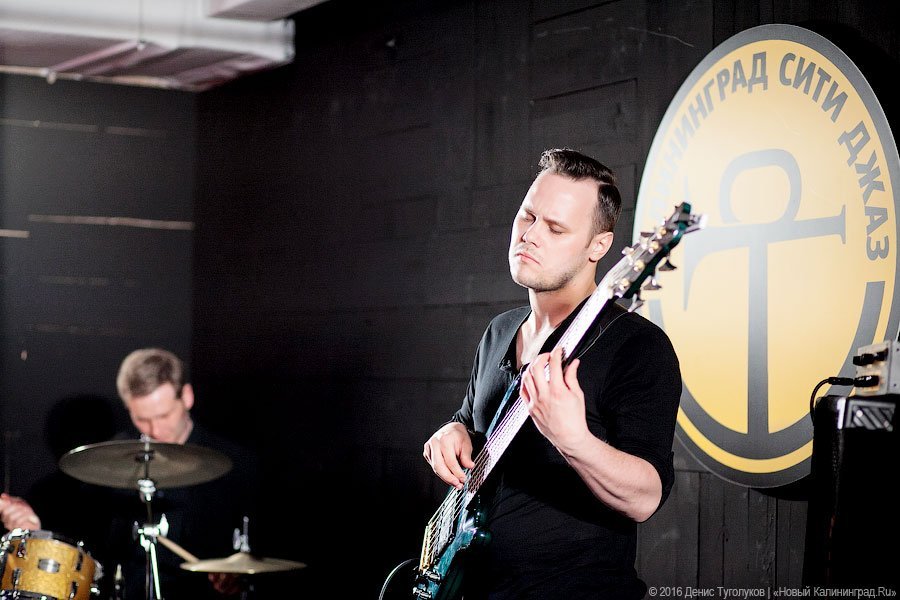 Запутанная музыка: выступление джазового трио «Confusion Project»