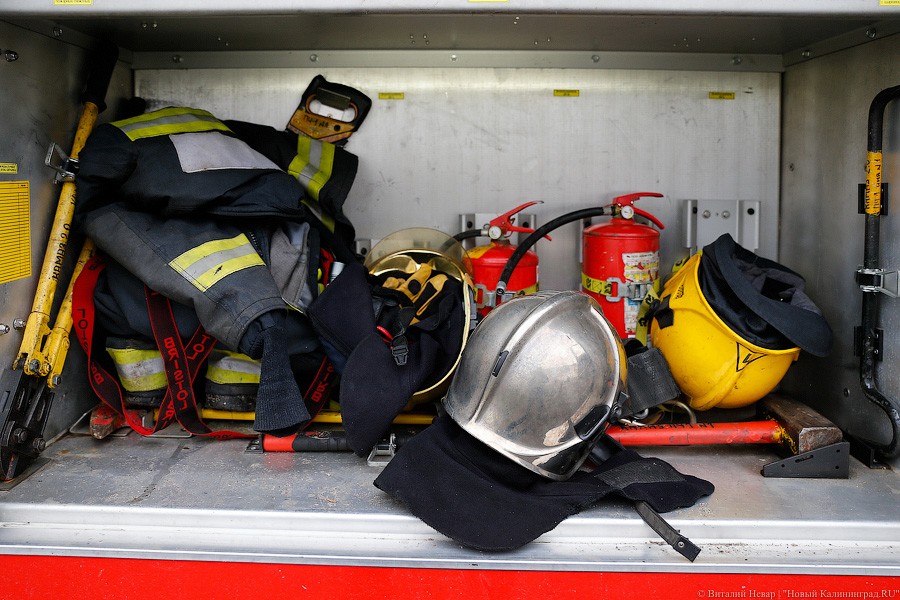 73 пожарных МЧС выезжали на ликвидацию возгорания, потушенного огнетушителем