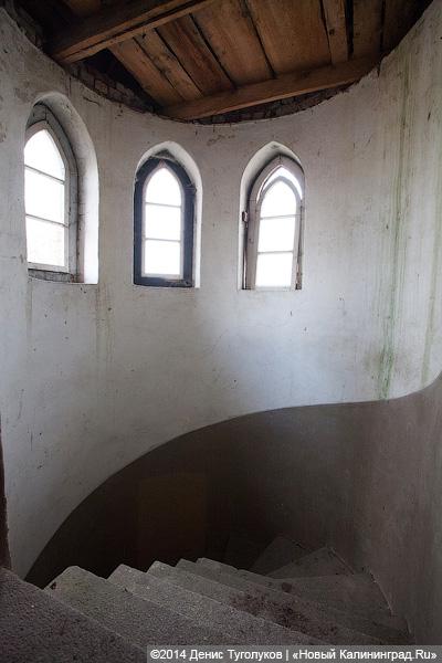 Быстрее, выше, сильнее: в кирхе поселка Мозырь расположился школьный спортзал