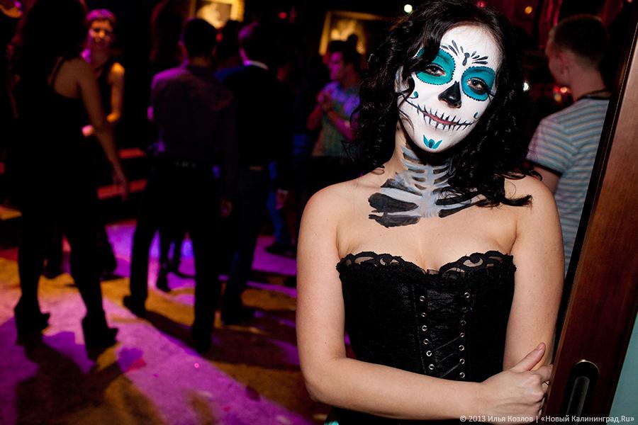Странные танцы: в клубе «Exclusive» отметили Хеллоуин