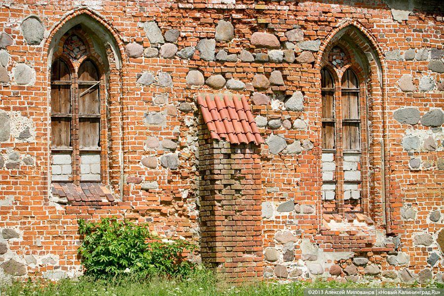 Протестанты и надгробия: кирху в пос. Дружба перестали восстанавливать после передачи РПЦ