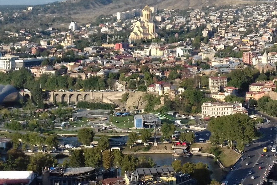 Съесть скатерть, а не галстук: как взять и поехать знакомиться с Тбилиси