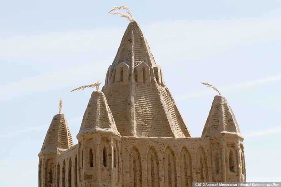 «Замок из песка»: фоторепортаж с фестиваля песчаных скульптур